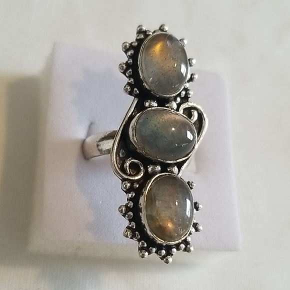 Vintage 3 stone Labradorite Silver Ring - Picture 2 of 7